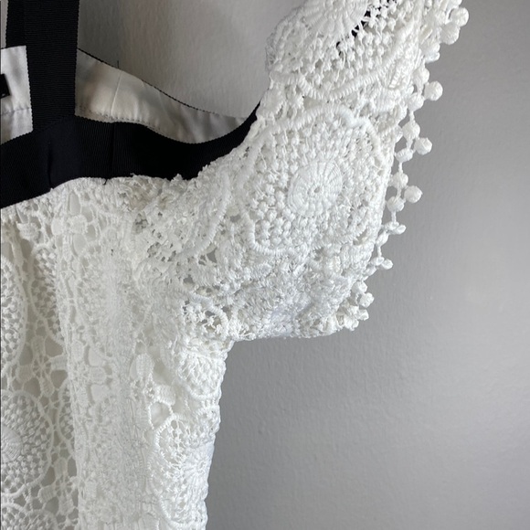 FOREVER21 Black and White Cropped Ruffled Blouse - Picture 3 of 16